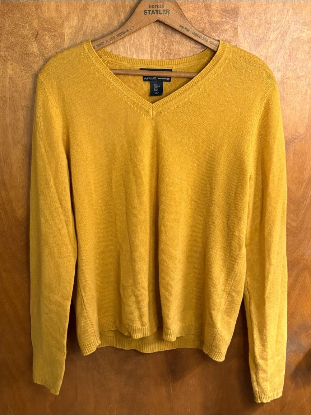 Tahari Pure Luxe 100% Cashmere Mustard Yellow Sweater Preppy Old Money Academia